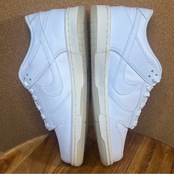 Nike
Dunks gs
Rainbow lace swoosh’ - Picture 6 of 12